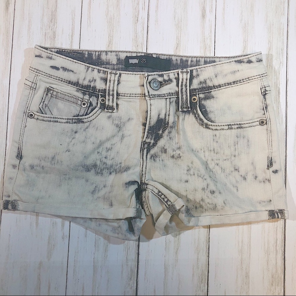 Levi’s Bleached Jean Shorts